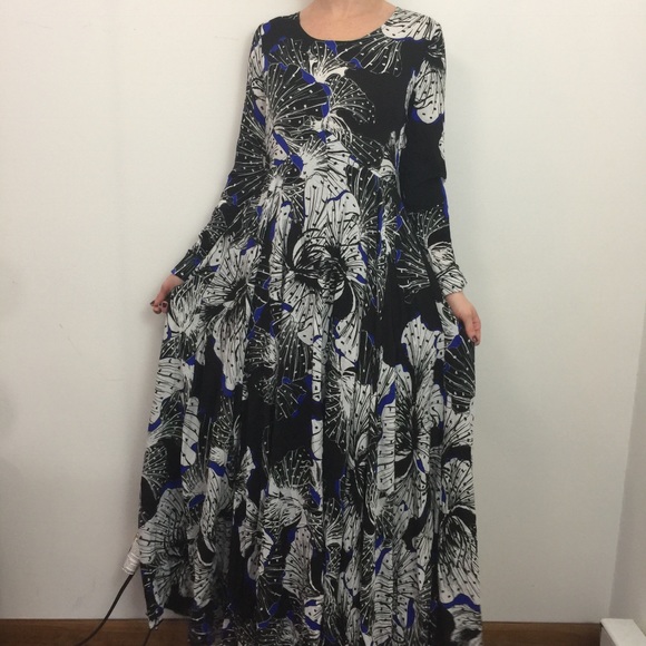 Free People Dresses & Skirts - NWT Free People Dark Floral Long Sleeve Maxi Dress